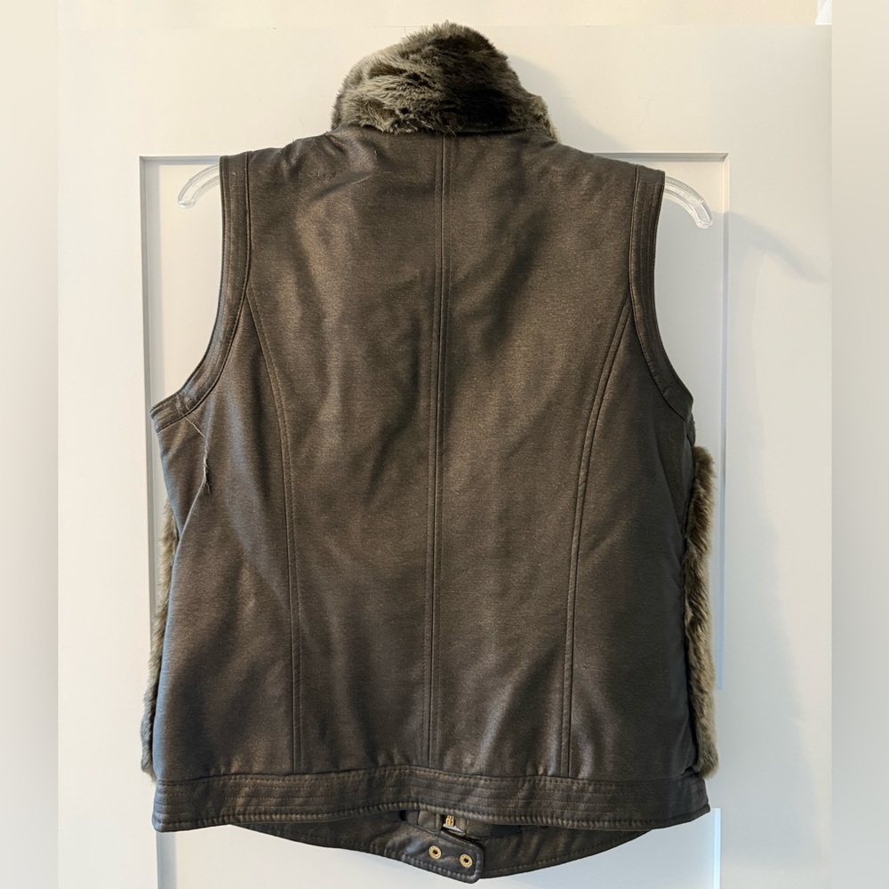 Big Chill Faux Fur & Leather Trim Vest – Size M - Picture 2 of 13